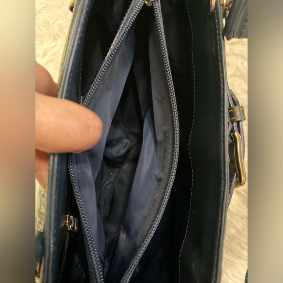 Dior
Dior Blue Oblique Canvas and Leather Jeans Pocket Tote - Picture 9 of 17